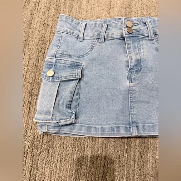Juniors Blue Denim Cargo Mini Skirt - Picture 7 of 14
